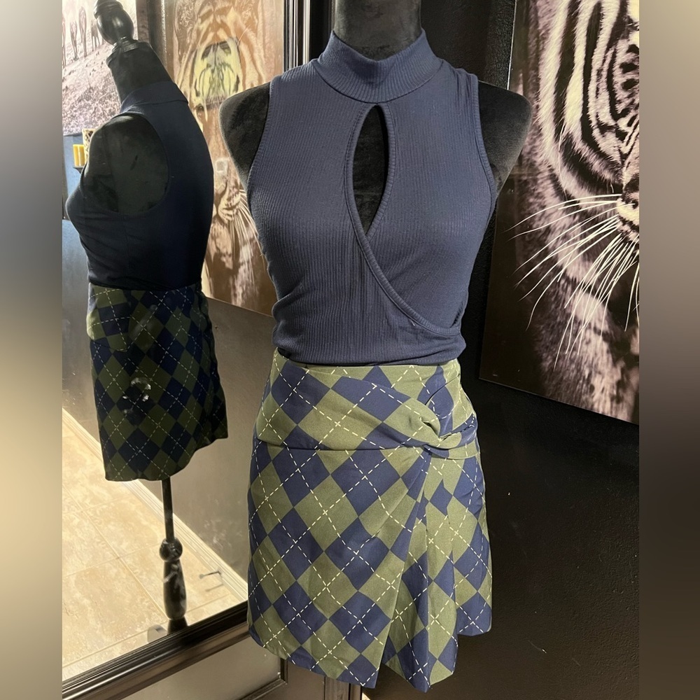 💙💚NWOT- SUPER CUTE BLUE AND GREEN PLAID SKIRT. SZ 0💚💙